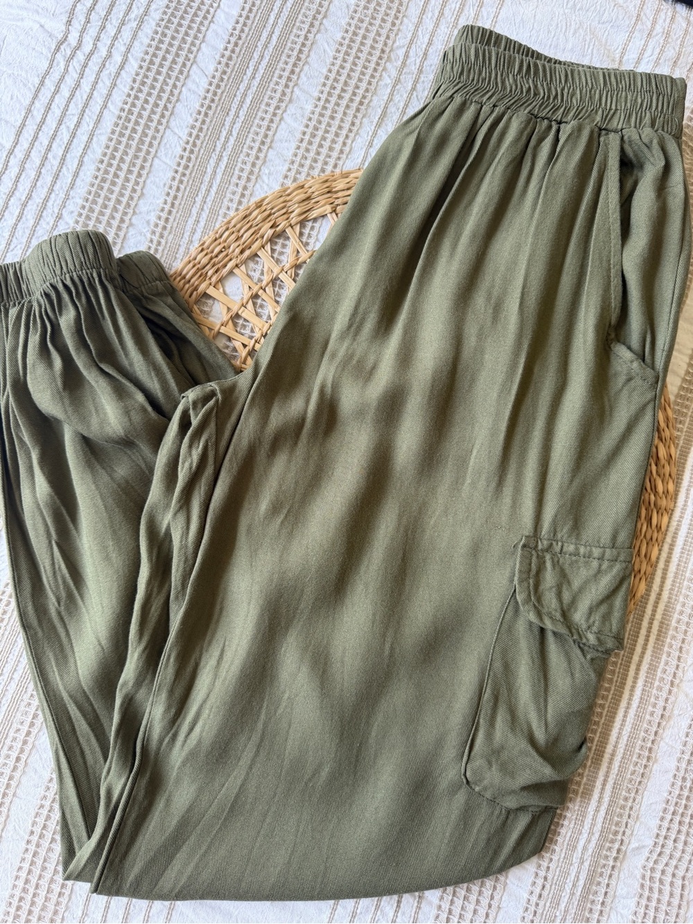 Olive Cargo Jogger Pants with Elastic Waist - Women - Picture 3 of 5